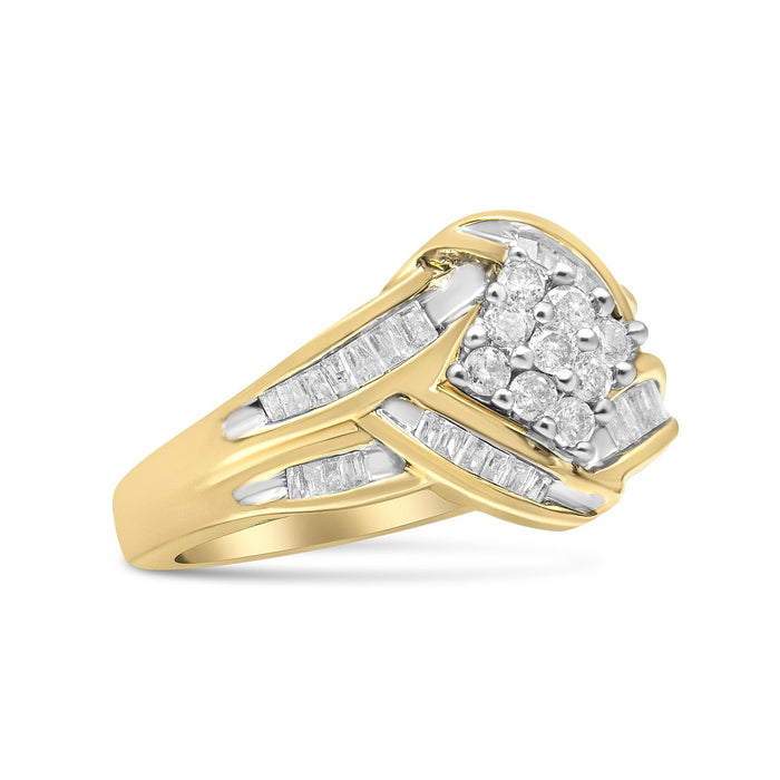 Anillo de racimo y remolino con diamantes de 3/4 ct. p.t. en oro amarillo y blanco de 10K, foto 6