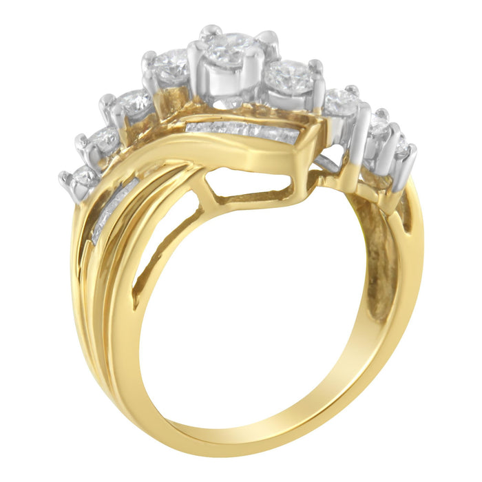 Anillo bypass en forma de S con diamantes baguette y redondos alternados de 1 ct. p.t. en oro de dos tonos de 10K, foto 5