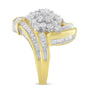 Anillo de racimo cruzado con diamantes redondos y baguette de 3 ct. p.t. en oro amarillo de 10K, color I-J, claridad I1-I2, foto 6