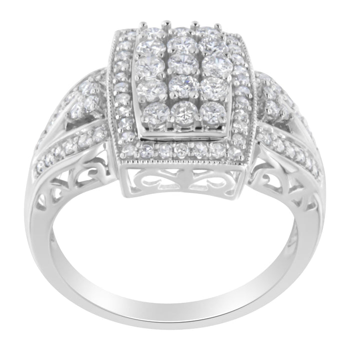 Anillo de cóctel de racimo cojín con halo y banda acampanada con diamantes de 1 ct. p.t. en oro blanco de 10K, foto 4