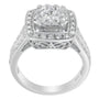 Anillo de racimo con halo y vástago dividido con diamantes de 1 ct. p.t. en oro blanco de 10K, foto 4
