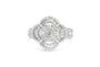 Anillo de cóctel de racimo floral cuadrifolio con diamantes redondos y baguette de 1 ct. p.t. en oro blanco de 14K, color H-I, claridad SI2-I1, foto 4