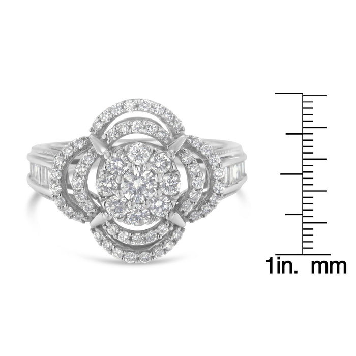 Anillo de cóctel de racimo floral cuadrifolio con diamantes redondos y baguette de 1 ct. p.t. en oro blanco de 14K, color H-I, claridad SI2-I1, foto 6