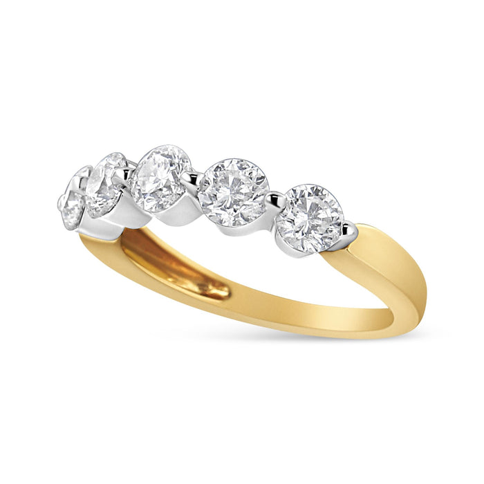 Anillo de banda de 5 piedras de copa de 2 garras con diamantes de 1 1/2 ct. p.t. en oro blanco y amarillo de 14K, foto 2