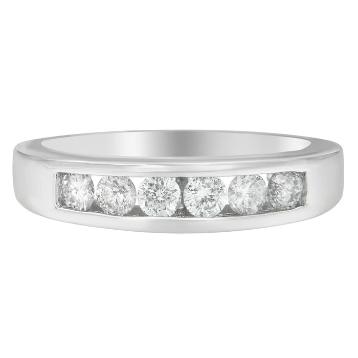 Anillo de banda de canal con diamantes de 3/4 ct. p.t. en oro blanco de 14K, foto 3