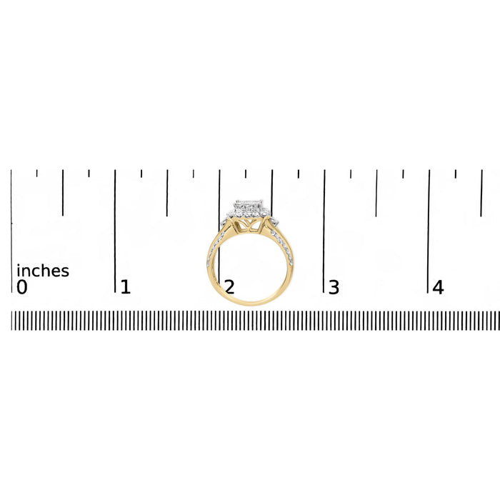 Anillo de compromiso de racimo con halo cojín y aspecto de 3 bandas con diamantes de 1 ct. p.t. en oro amarillo de 10K, color H-I, claridad SI1-SI2, foto 6