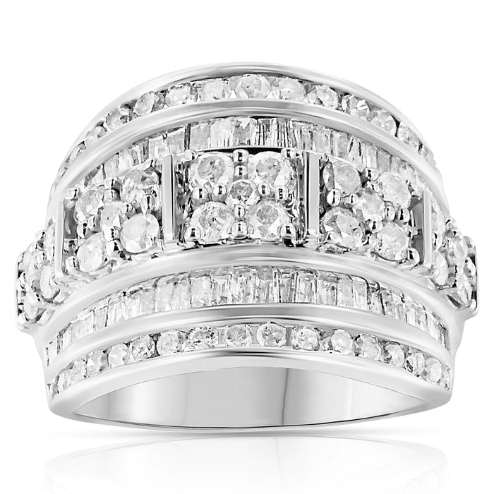 Anillo de cóctel ahusado de varias hileras de canal con diamantes redondos y baguette de 2 ct. p.t. en plata de ley, foto 2