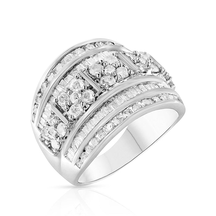 Anillo de cóctel ahusado de varias hileras de canal con diamantes redondos y baguette de 2 ct. p.t. en plata de ley, foto 4