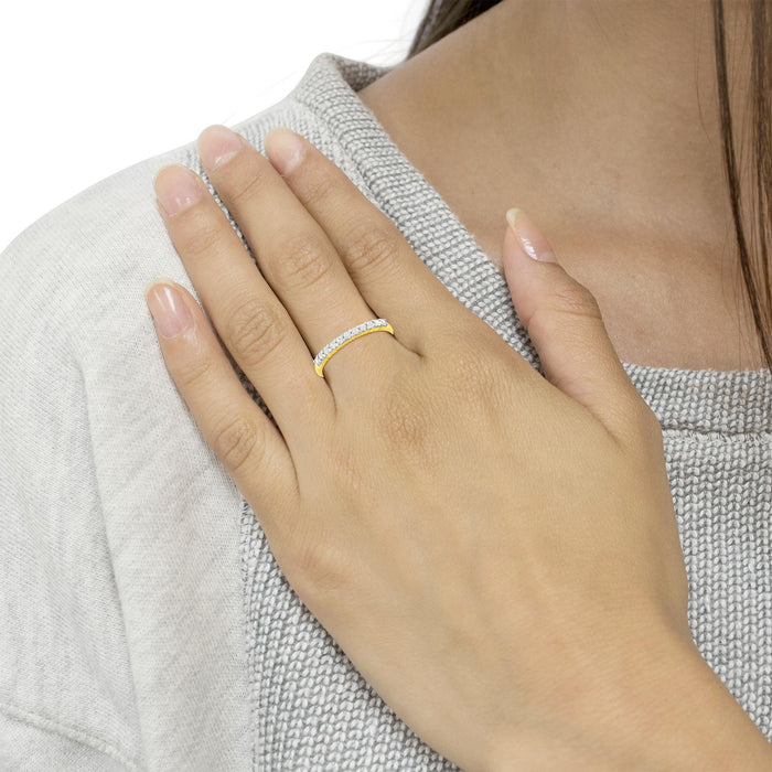 Anillo estilo banda acanalada de garras con diamantes certificados por IGI de 1/4 ct. p.t. en oro amarillo de 10K, foto 3