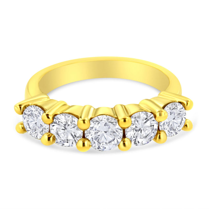 Anillo de boda con 5 diamantes de 2 ct. p.t. de garras compartidas en plata de ley bañada en oro amarillo de 14K, foto 2