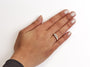 Anillo Miracle-Set de tres piedras con placa ilusión y diamantes redondos de 1/2 ct. p.t. en oro amarillo de 10K, foto 3