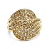 Anillo de cóctel de banda en remolino con engaste de canal y diamantes de 2 ct. p.t. en oro amarillo de 10K