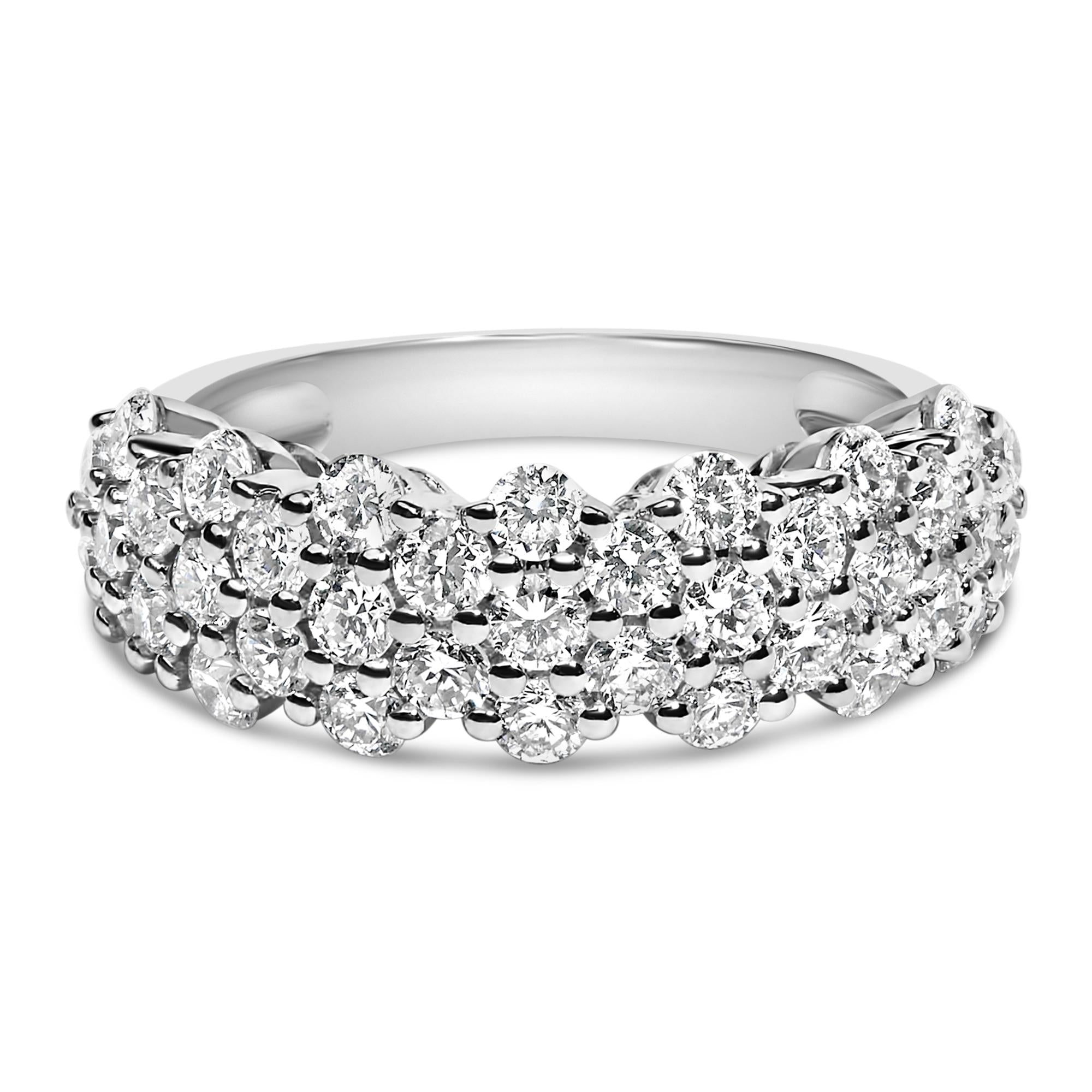 Anillo de banda con diamantes dispersos cultivados en laboratorio de 2 ct. p.t. en plata de ley, foto 1