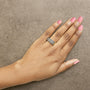 Anillo de banda con diamantes color champán de 3/4 ct. p.t. en plata de ley bañada en oro amarillo de 10K, foto 3