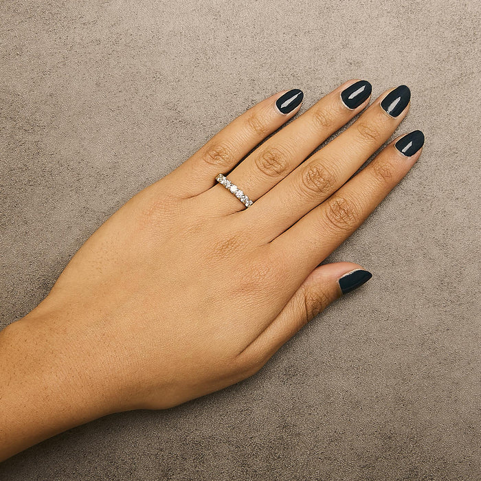 Anillo de banda de 7 piedras con diamantes de 3/4 ct. p.t. en oro de 14K, foto 5