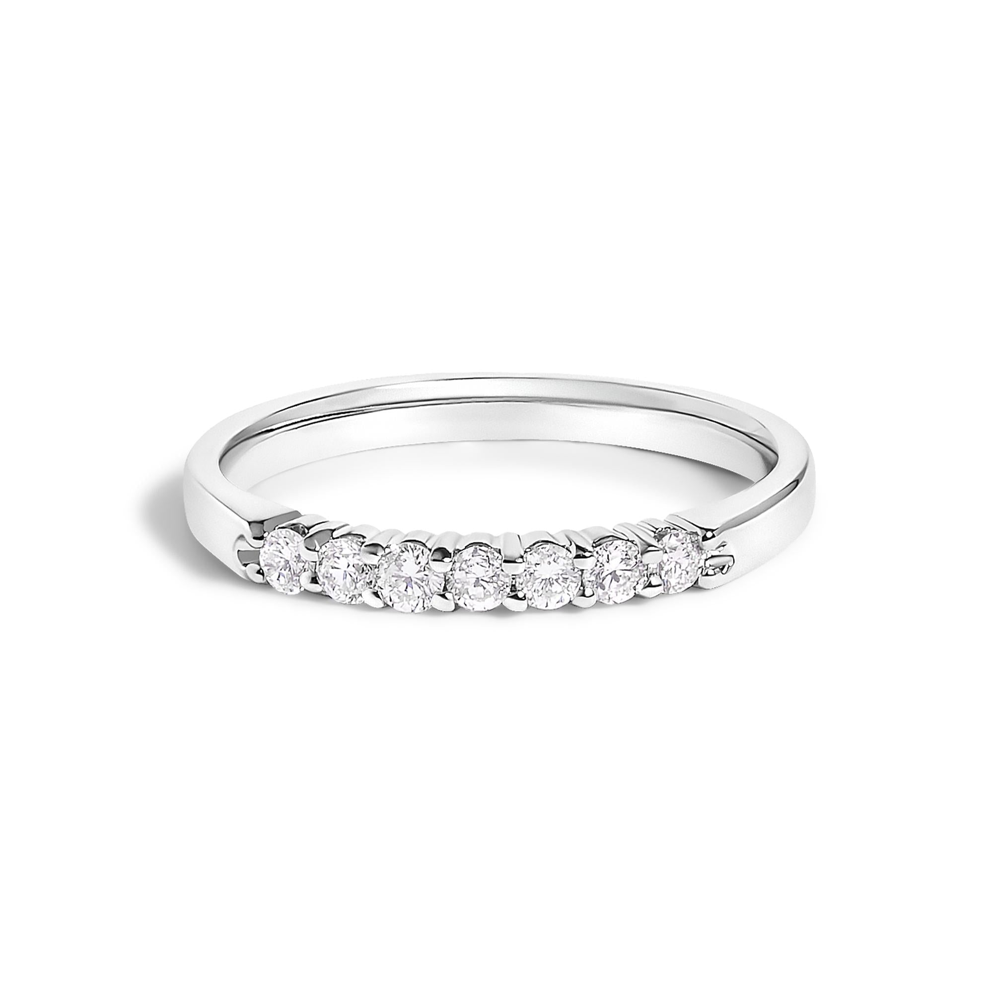 Anillo de banda con 7 diamantes de 1/4 ct. p.t. en oro de 14K, foto 2
