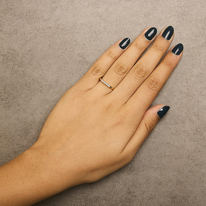 Anillo de banda de 7 piedras con diamantes de 1/10 ct. p.t. en oro de 14K, foto 5