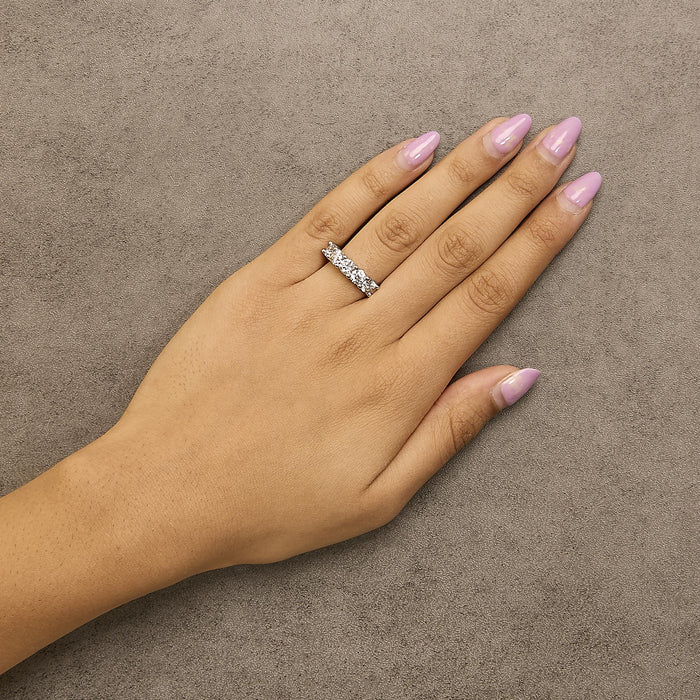 Anillo de banda de cinco piedras con diamantes redondos de 2 ct. p.t. en oro de 14K, foto 6