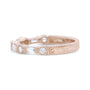 Anillo de banda nupcial con diamantes baguette y redondos de 3/8 ct. p.t. en oro rosa de 14K, foto 6