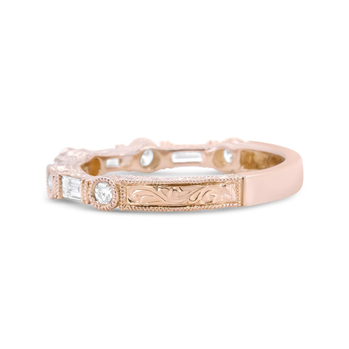 Anillo de banda nupcial con diamantes baguette y redondos de 3/8 ct. p.t. en oro rosa de 14K, foto 7