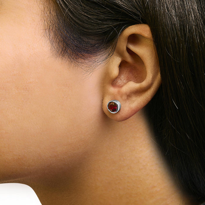 Aretes de botón solitario de bisel con piedra creada en laboratorio de 6mm en plata de ley, foto 20