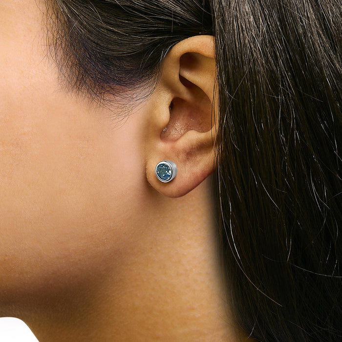 Aretes de botón solitario de bisel con piedra creada en laboratorio de 6mm en plata de ley, foto 17