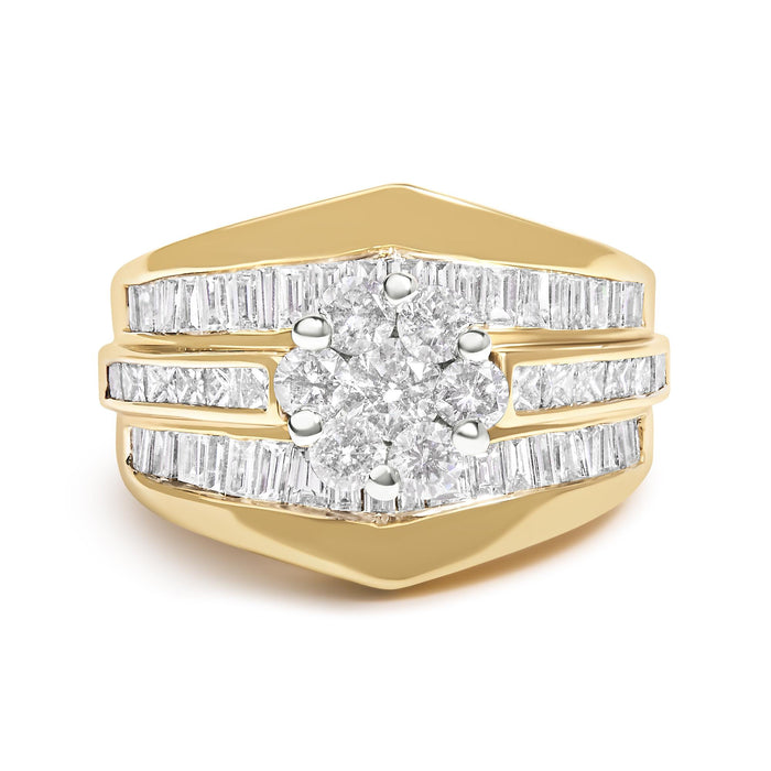 Anillo de compromiso de racimo de canal en forma de chevrón con diamantes de 2 1/3 ct. p.t. en oro amarillo de 14K, foto 1