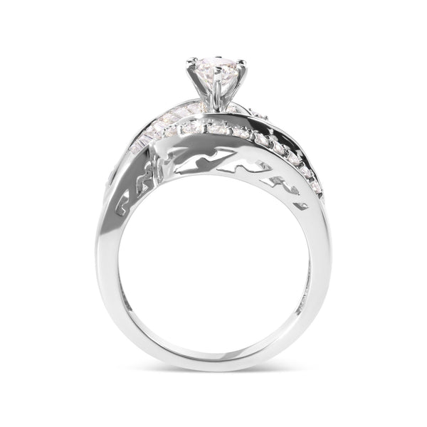 Anillo de cóctel en espiral con diamantes redondos y talla baguette de 1 ct. p.t. en oro blanco de 14K, foto 2