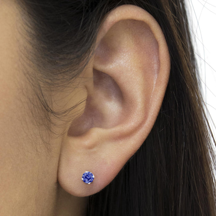 Aretes de botón clásicos de 4 garras con diamantes redondos de 0.15 ct. p.t. en plata de ley, foto 5