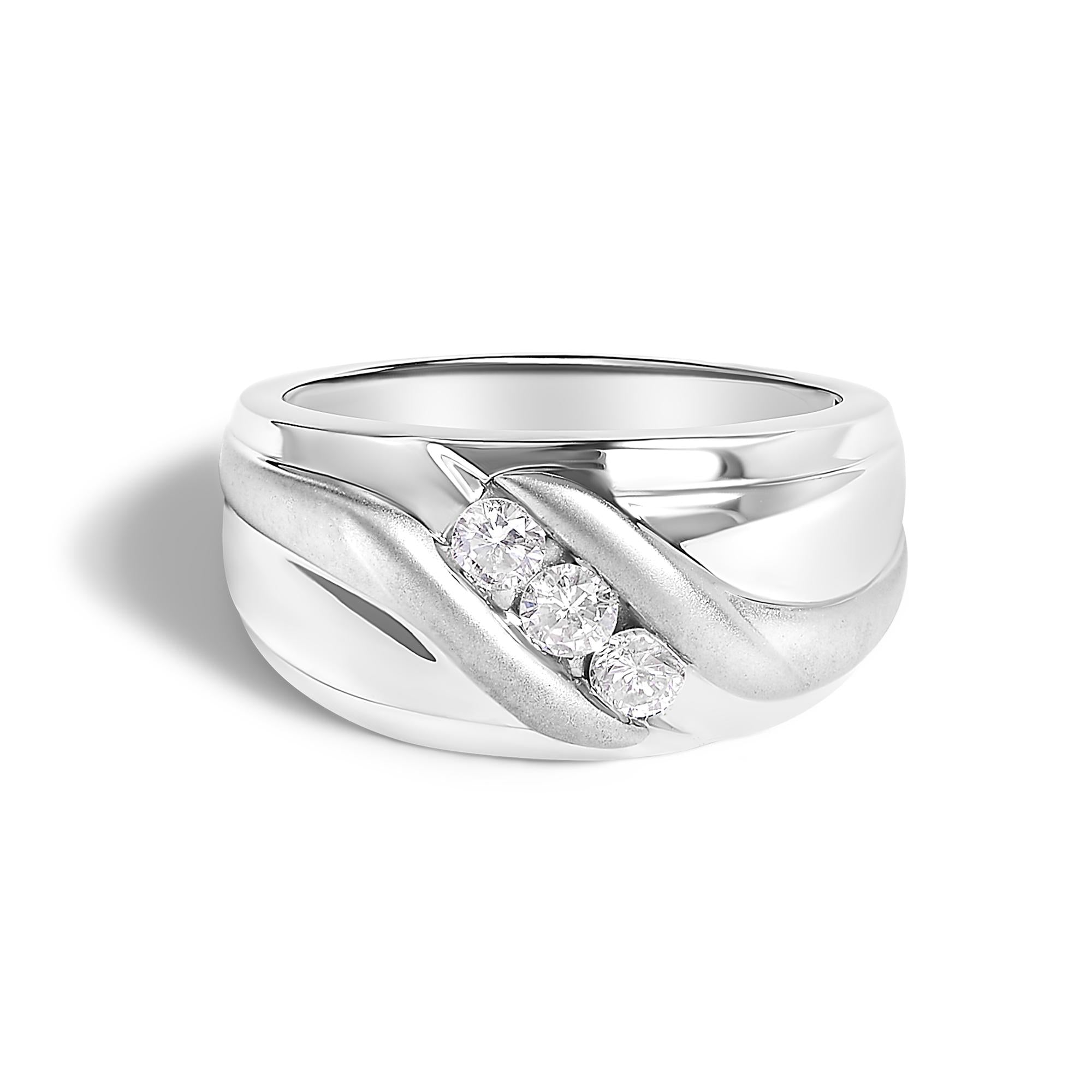 Anillo de banda de 3 piedras para hombre con diamantes de 1/2 ct. p.t. y engaste de canal en plata de ley, foto 1