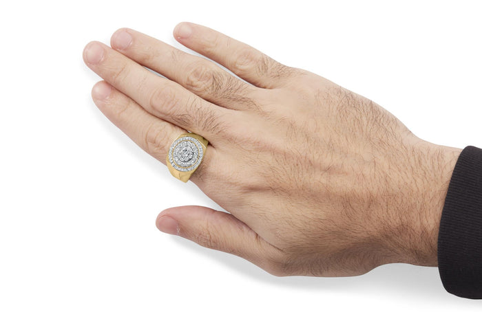 Anillo de sello para hombre de racimo y halo con diamantes de 1 1/2 ct. p.t. en oro amarillo de 10K, foto 3