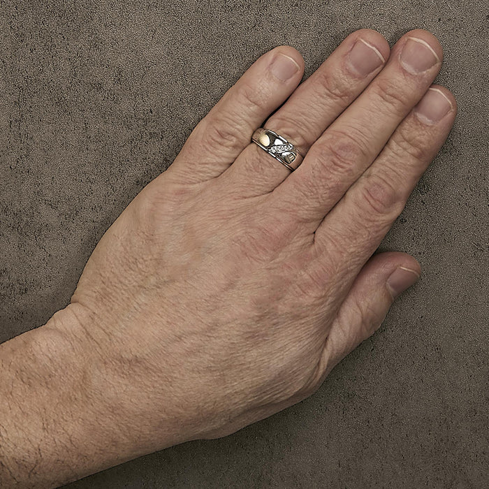 Anillo de banda para hombre de 3 piedras con diamantes de 1/6 ct. p.t. en plata de ley, foto 3