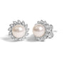 Aretes de botón de halo estilo reliquia familiar con perla cultivada y detalles de diamante en oro blanco de 10K, foto 2
