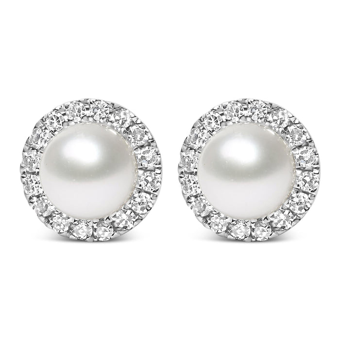 Aretes de botón con halo de diamantes de 1/7 ct. p.t. y perla cultivada de agua dulce de 4.5mm en oro blanco de 10K, foto 1