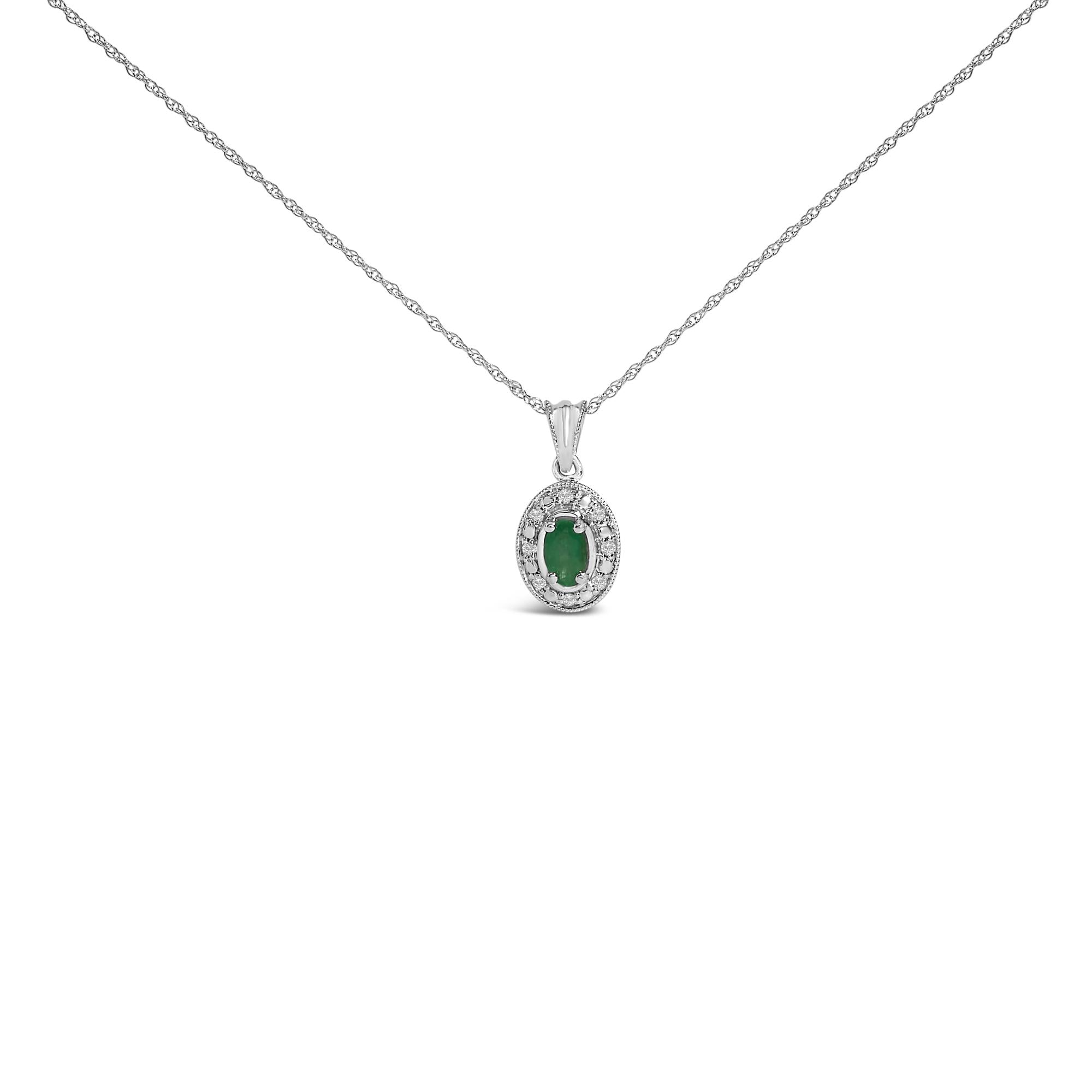 Collar con colgante de halo con esmeralda verde ovalada y diamantes en oro blanco de 14K, foto 1