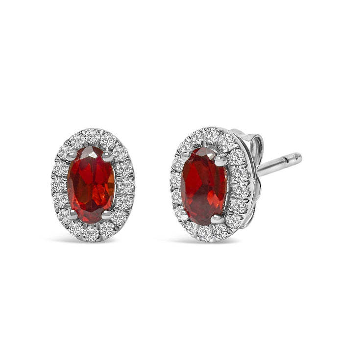 Aretes de botón de halo con piedra natal talla ovalada de 5x3mm y diamantes en oro blanco de 10K, foto 17