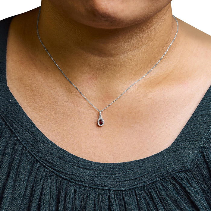 Collar con colgante de halo en forma de pera con gema de 5x3mm y detalle de diamante en oro blanco de 10K, foto 11