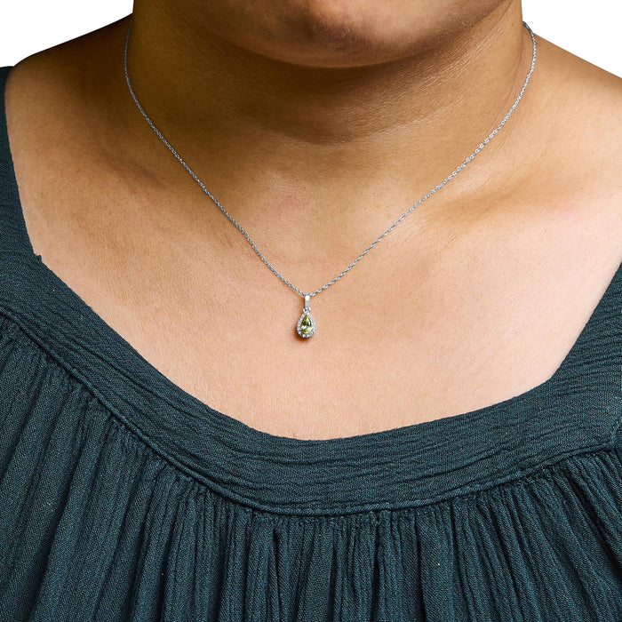 Collar con colgante de halo en forma de pera con gema de 5x3mm y detalle de diamante en oro blanco de 10K, foto 10