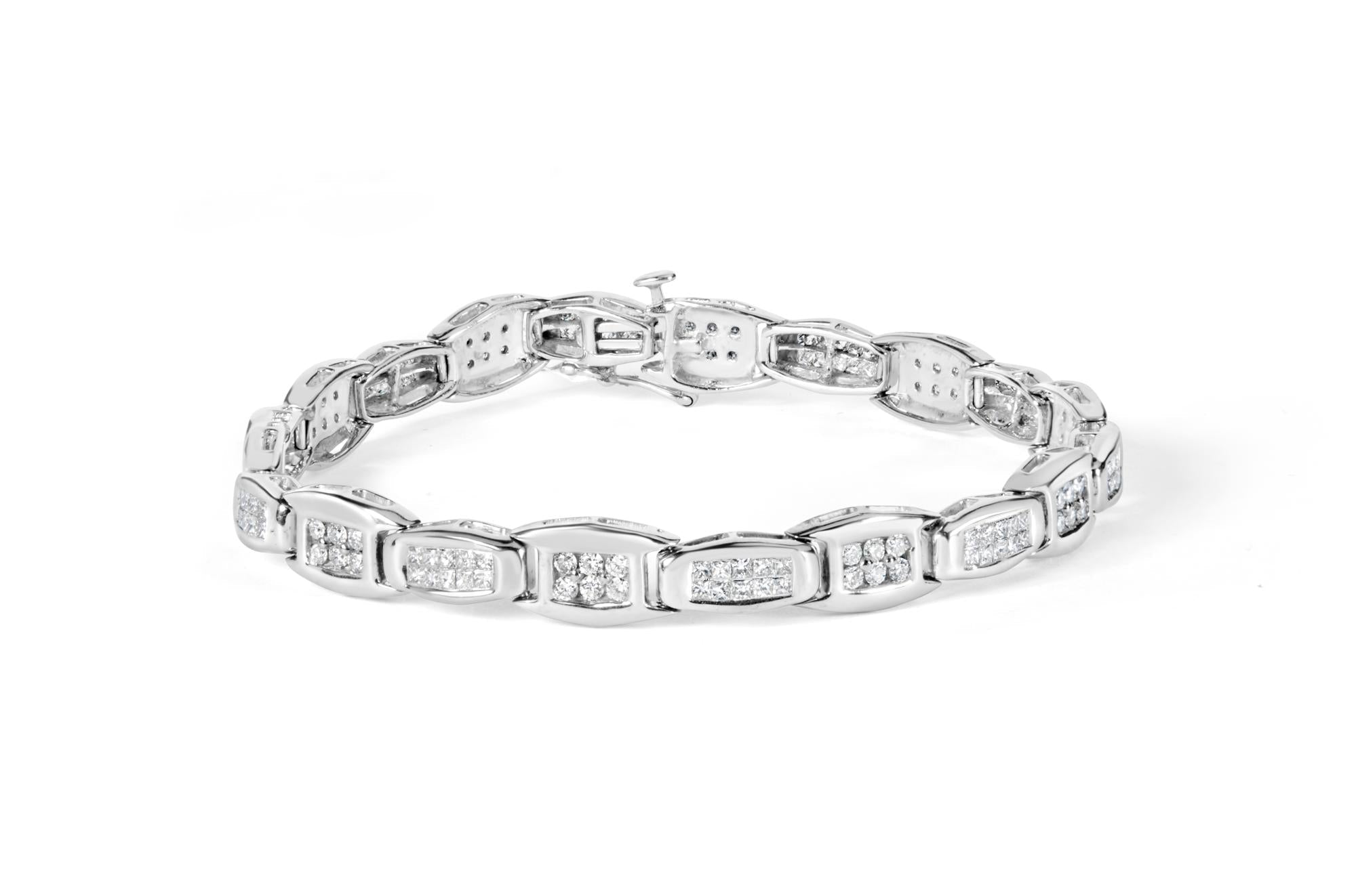 2 1/2 Ct. T.W. Round-Brilliant and Baguette-Cut Diamond Alternating Flared Links Tennis Bracelet in 14K White Gold, photo 1
