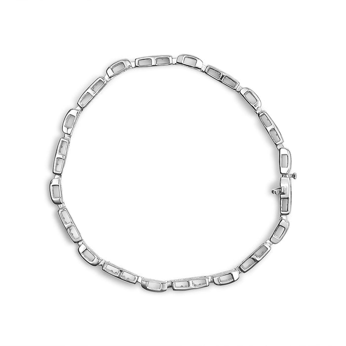 Pulsera tenis de estaciones y eslabones alternos de engaste invisible con diamantes de 1 ct. p.t. en oro blanco de 14K, foto 4