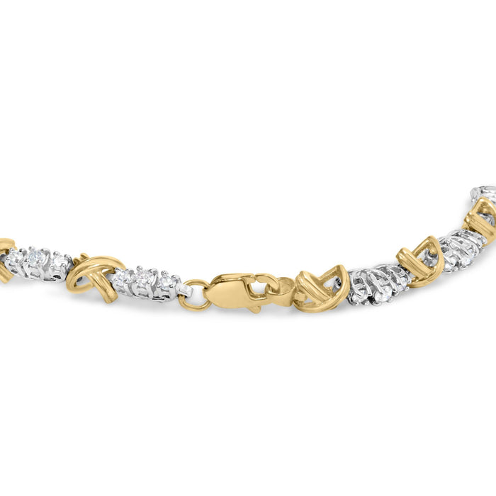 Pulsera de eslabones en X con diamantes de 1 ct. p.t. en oro de dos tonos de 10K, foto 2