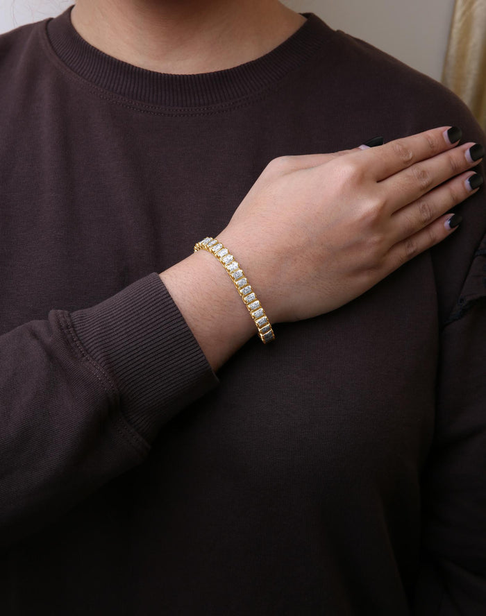 Pulsera tenis de eslabones rectangulares de engaste invisible con diamantes blancos de 5 ct. p.t. en oro de 14K, foto 6