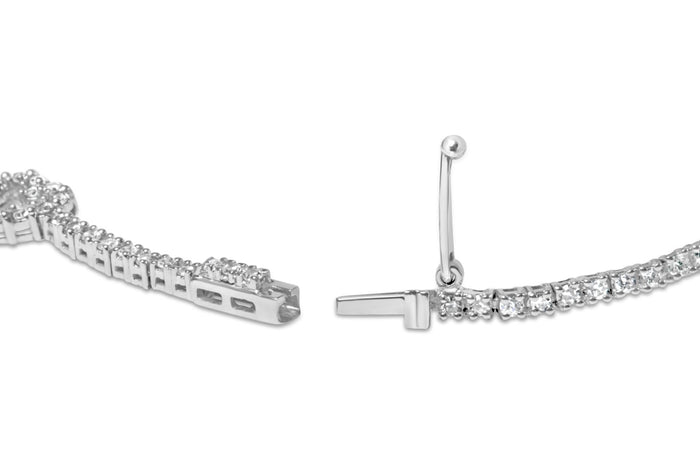 Pulsera de estaciones de corazones con diamantes de 1 1/2 ct. p.t. en oro blanco de 14K, foto 2