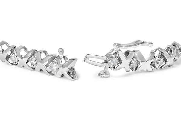 Pulsera tenis de diamantes y eslabones en X alternados con diamantes de 1 1/2 ct. p.t. en oro blanco de 10K, foto 2