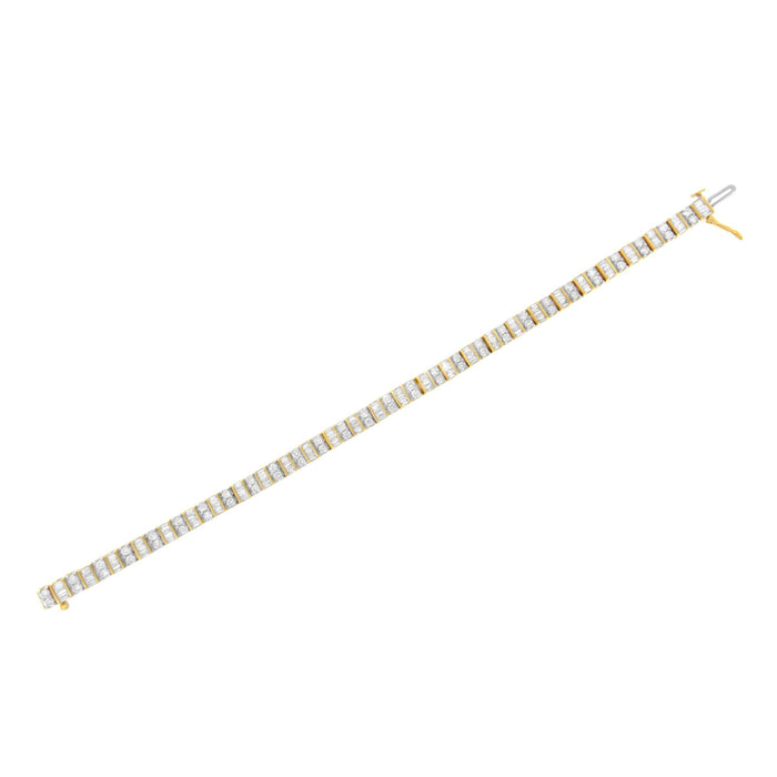 Pulsera tenis alterna de bisel y de garras con diamantes baguette y redondos de 4 ct. p.t. en oro amarillo de 10K, foto 6