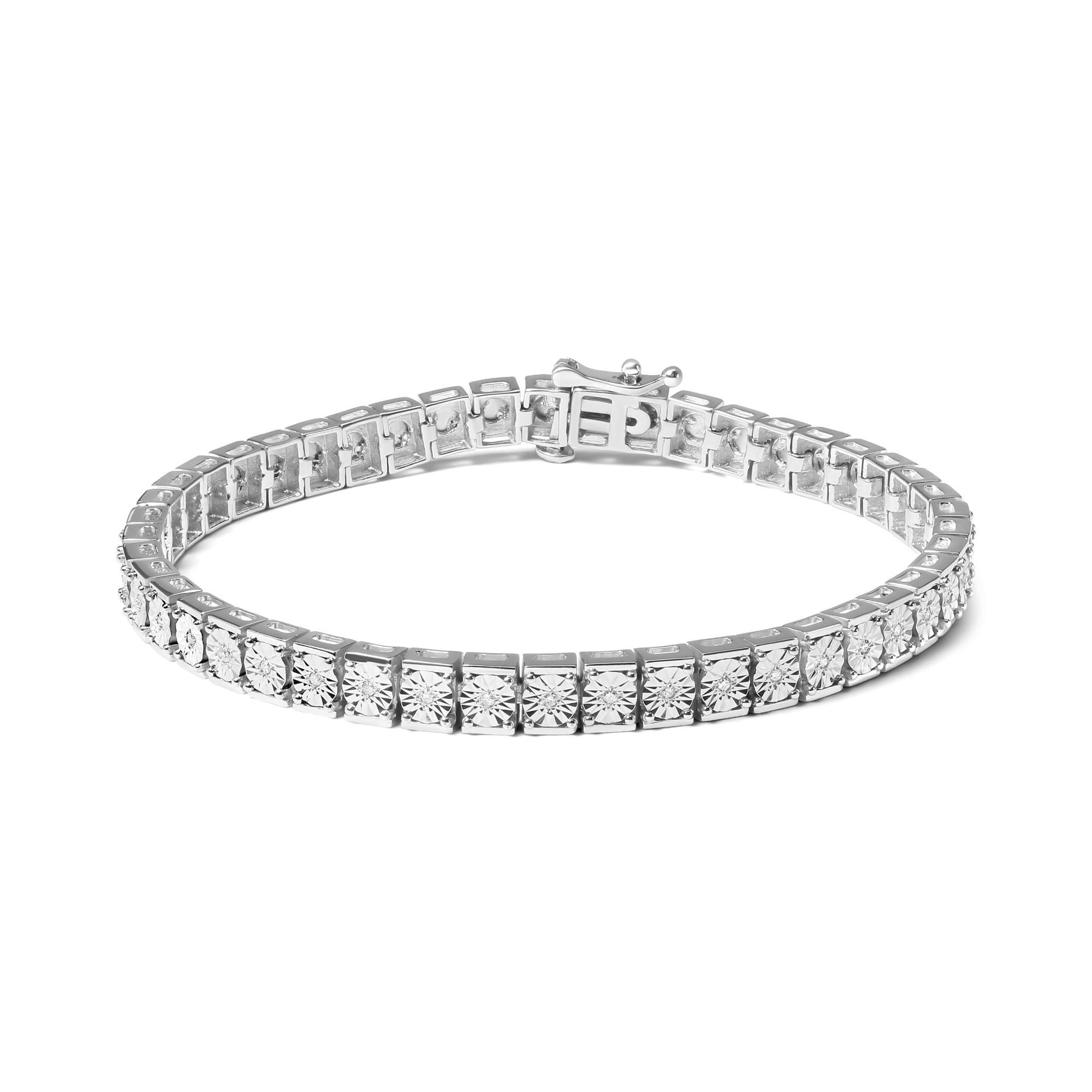 Pulsera de eslabones con diamantes de 1/10 ct. p.t. en plata de ley, foto 1