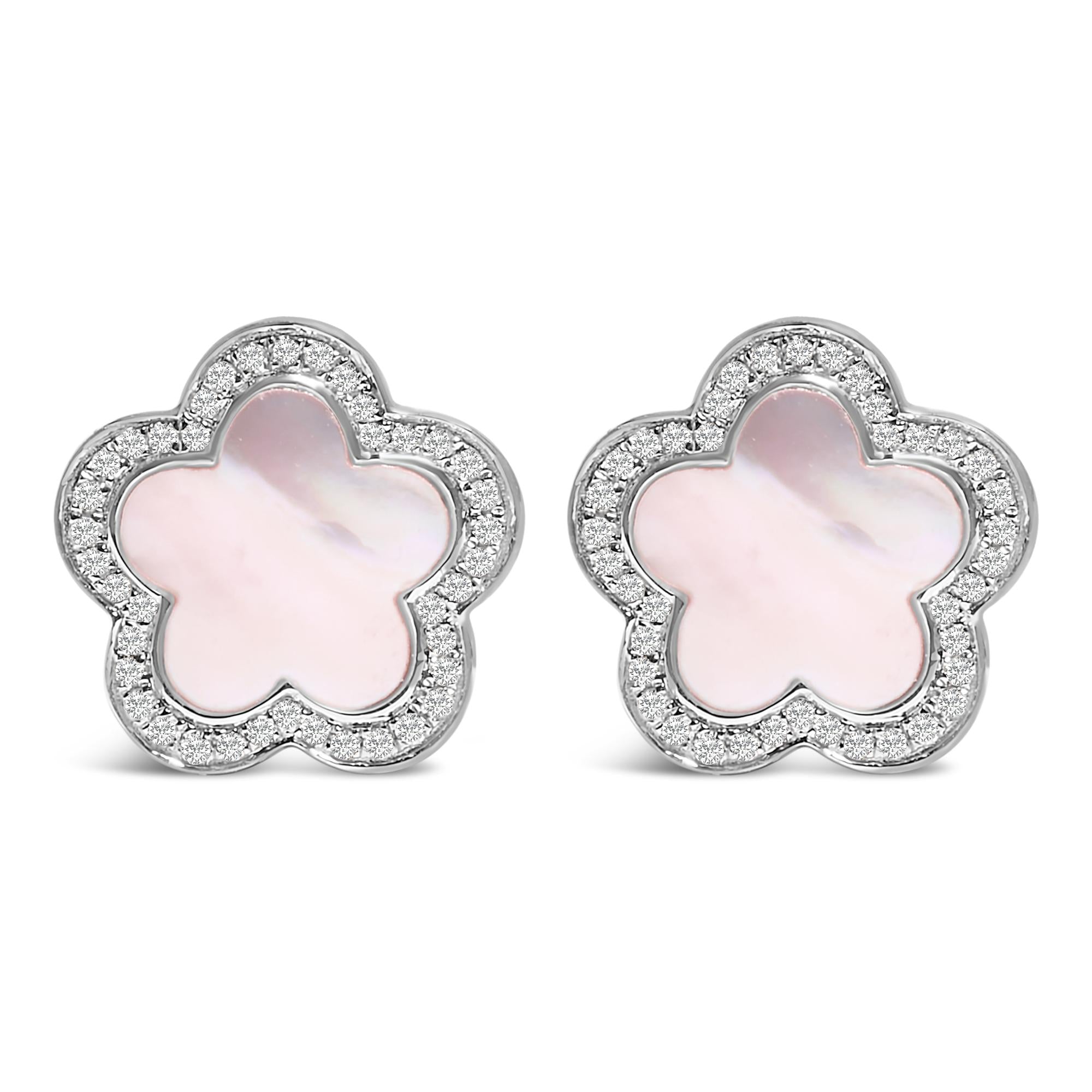 Aretes de botón de estrella de halo con madreperla y diamantes de 1/5 ct. p.t. en oro blanco de 14K, foto 1