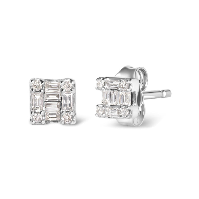 Aretes de botón cuadrados de mosaico con diamantes redondos y baguette de 1/7 ct. p.t. en oro blanco de 10K, foto 2