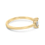 Anillo de banda calado con diamantes baguette de 1/5 ct. p.t. en plata de ley bañada en oro amarillo de 14K, foto 2