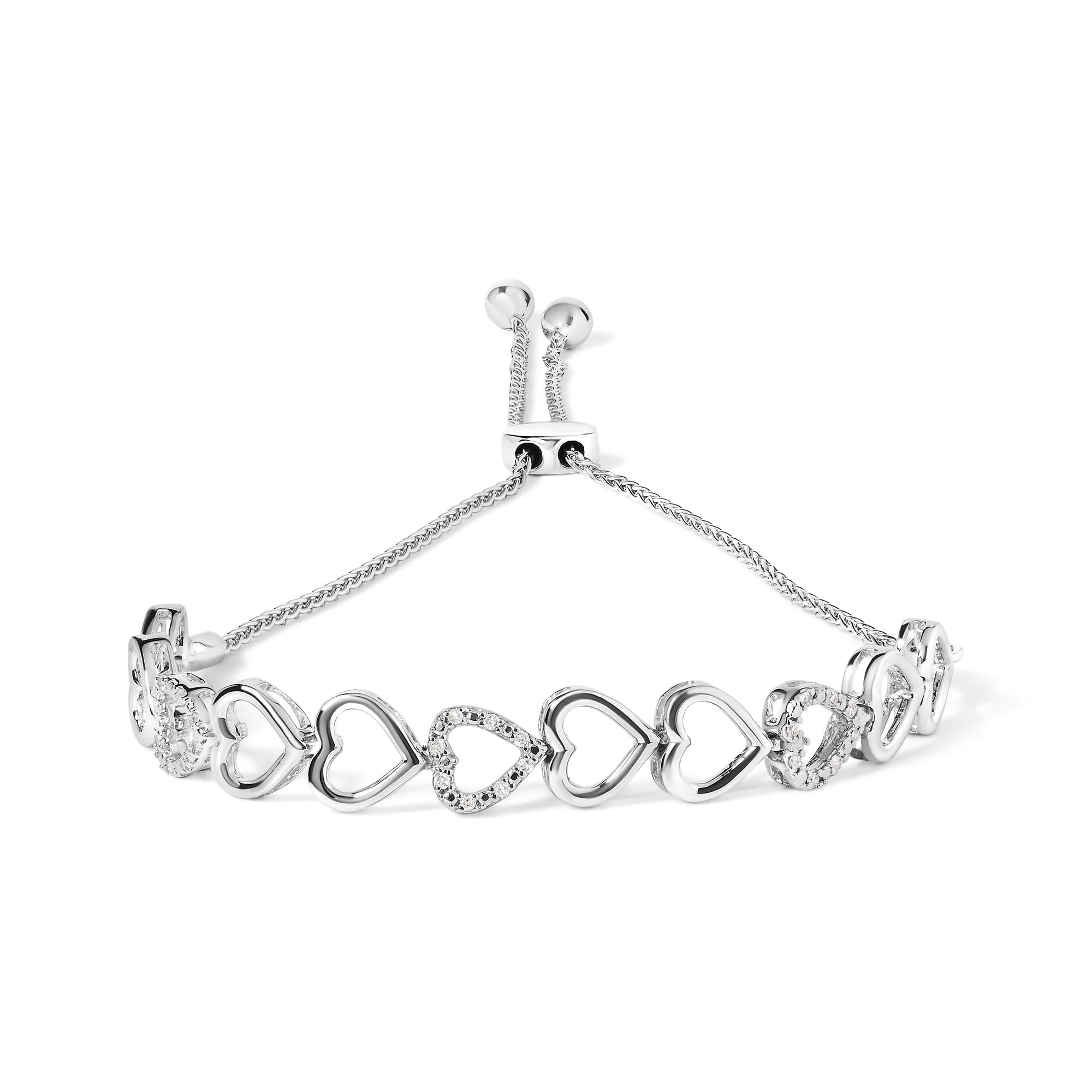 Pulsera bolo de eslabones de corazón con diamantes de 1/10 ct. p.t. en plata de ley, foto 1